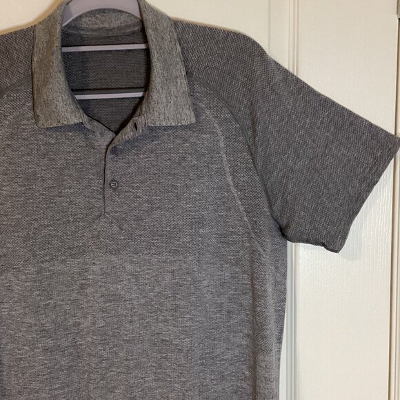Lululemon Men's Gray Polo Shirt Short Sleeve Top 'Live in Practice' - Picture 2 of 6